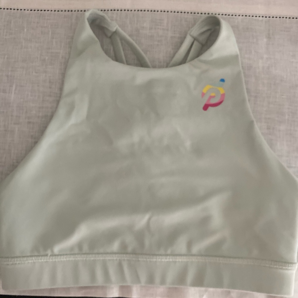 Lululemon high neck energy bra for Peloton.